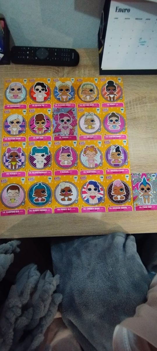 Pack 61 cartas LOL SURPISE