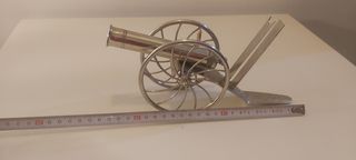 pequeña figura de tanque lanzallamas