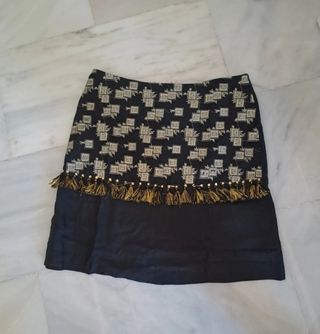 Falda negra y oro 