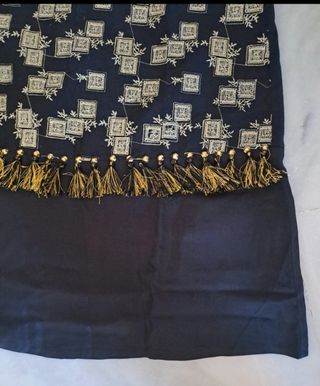 Falda negra y oro 