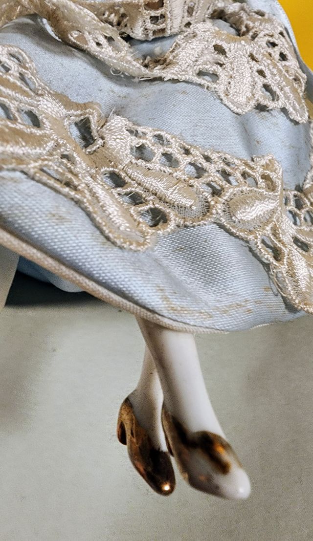 Antica figura portaspilli