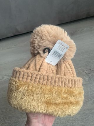 Gorro de lana con forro interior nuevo