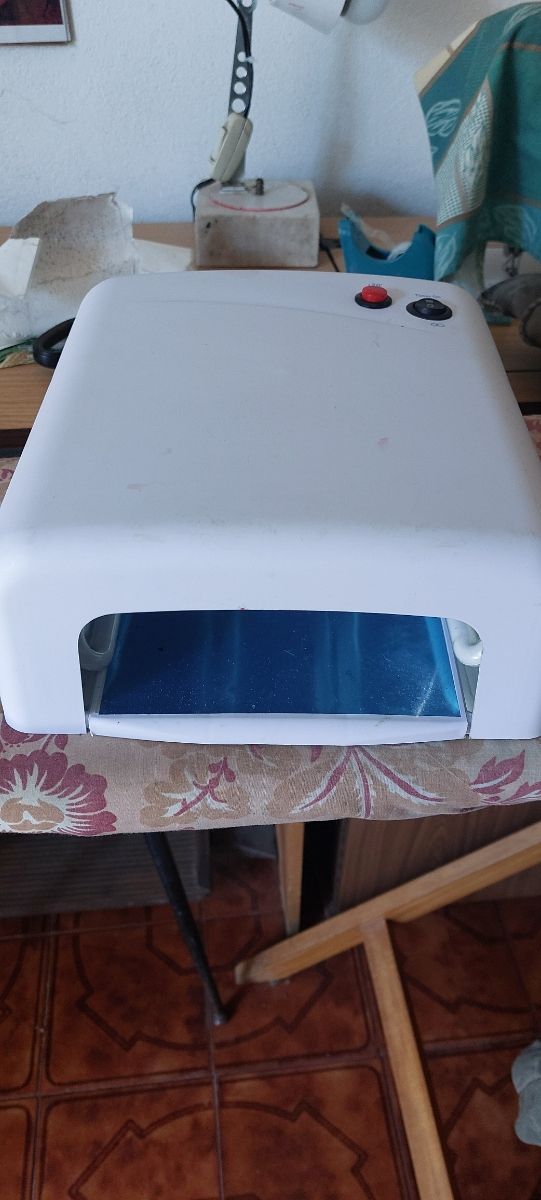 Fornetto per unghie uv