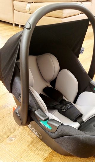 Ovetto Pali I-size 40-87cm e base isofix