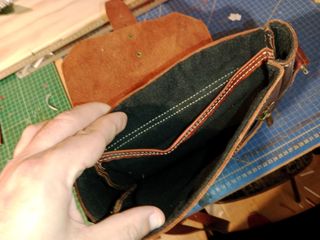 Bolso piel hecho a mano usado modelo 1