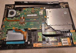 Toshiba Satellite Pro R50-B-15Z AVERIADO