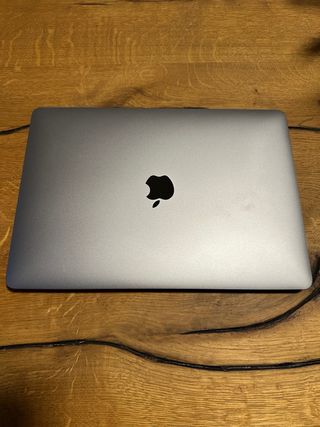 Macbook pro A2251 16gb
