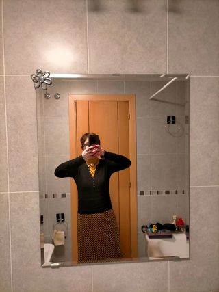 Falda geométrica mostaza