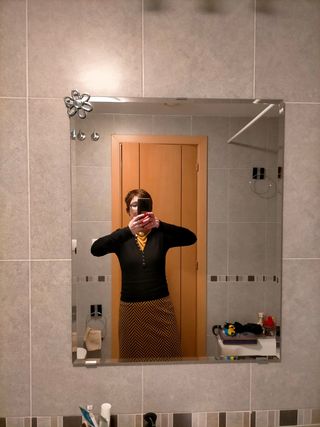 Falda geométrica mostaza