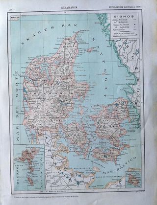 Cinco láminas antiguas con Uniformes