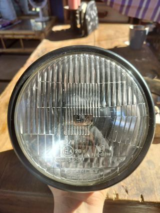 Faro triumph Bonneville Negro 