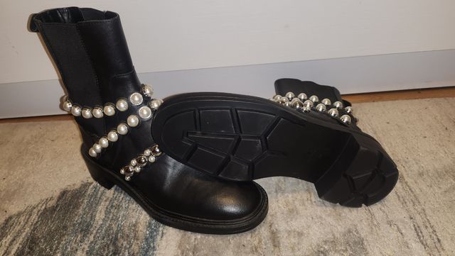Botines tachuelas Zara