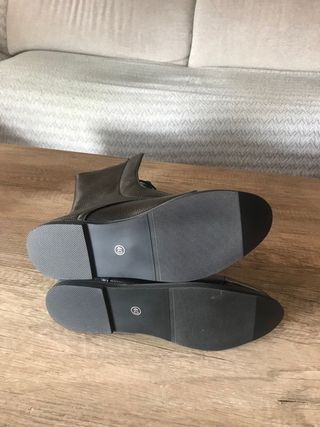 Botas negras cordones . Nuevas