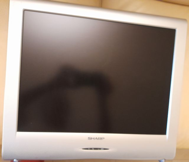 Sharp LCD TV LC-20SH1E