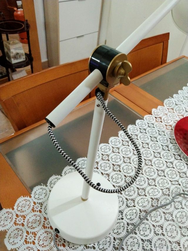 Lampara de mesa industrial 