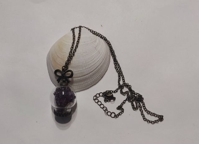 Collana con ampolla di perle e lavanda