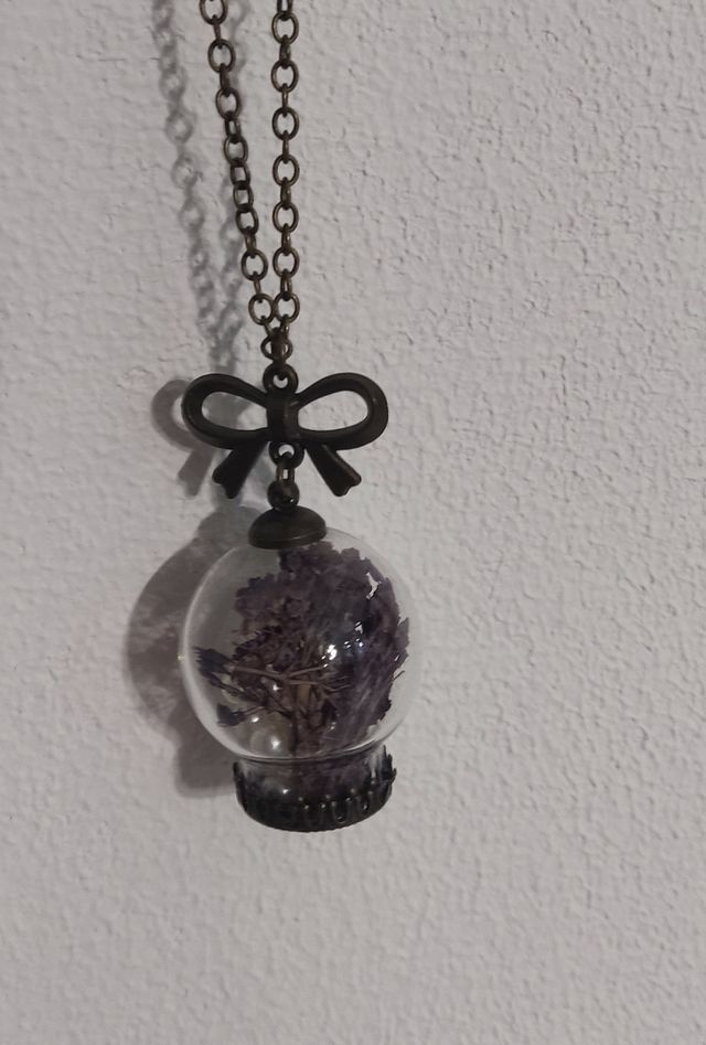 Collana con ampolla di perle e lavanda