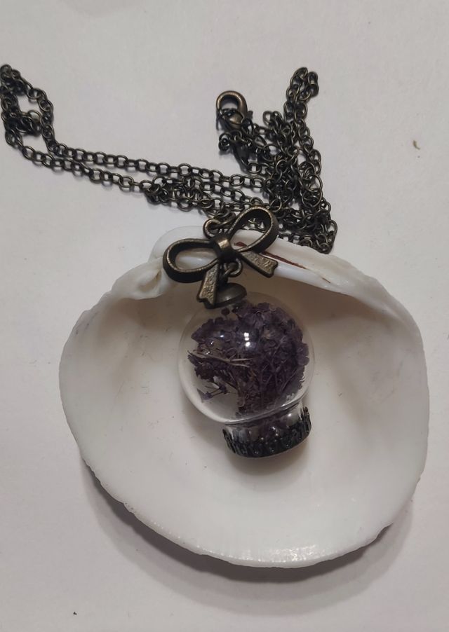 Collana con ampolla di perle e lavanda