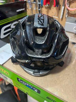 Casco de bici Nesta Modelo Helm 