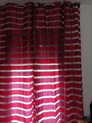 N. 2 Tende in organza rossa a righe