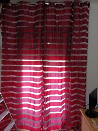 N. 2 Tende in organza rossa a righe