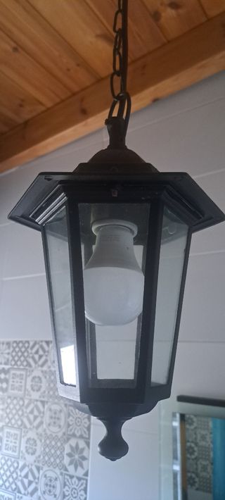 Farol de forja negro