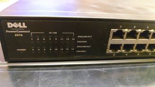 Switch Dell PowerConnect 2216