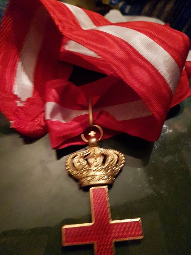 GRAN CRUZ ESMALTADA ORDEN TEMPLARIA .