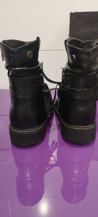 Botines negros XTI número 39 