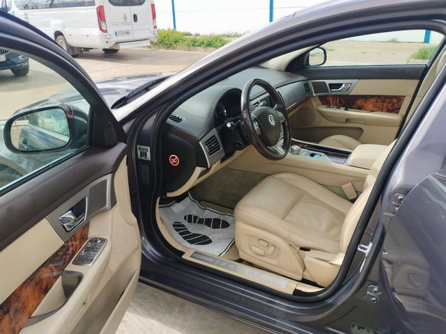 Coche jaguar xf