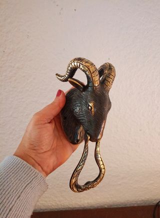 Golpeador de puerta metal Cabeza de cabra