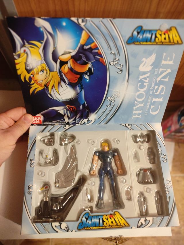 Figuras caballeros del zodiaco.