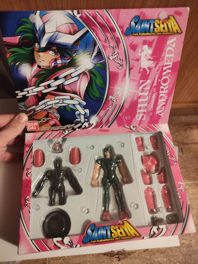 Figuras caballeros del zodiaco.