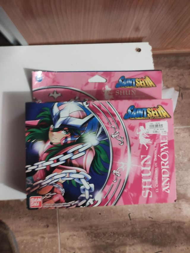 Figuras caballeros del zodiaco.