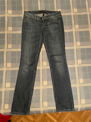 Pantalón vaquero oscuro