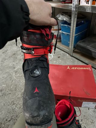 Botas esqui travesia atomic backland carbon
