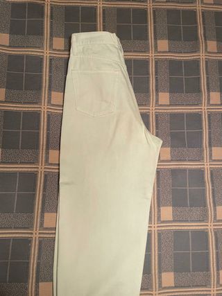 Pantalón vaquero verde claro mujer