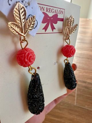 Pendientes de flamenca en coral y negro