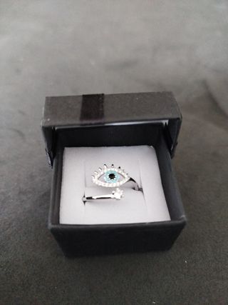 PRECIOSO ANILLO MAL DE OJO EN BONITA CAJA 