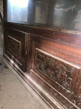 Vitrina antigua de madera