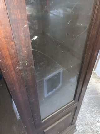 Vitrina antigua de madera