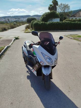 YAMAHA TMAX XP