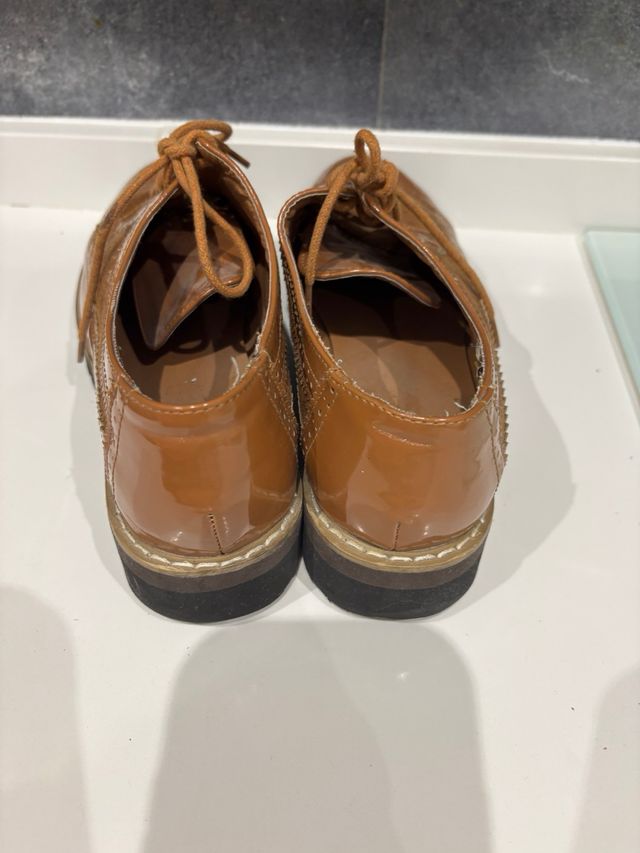 Zapatos ante y charol