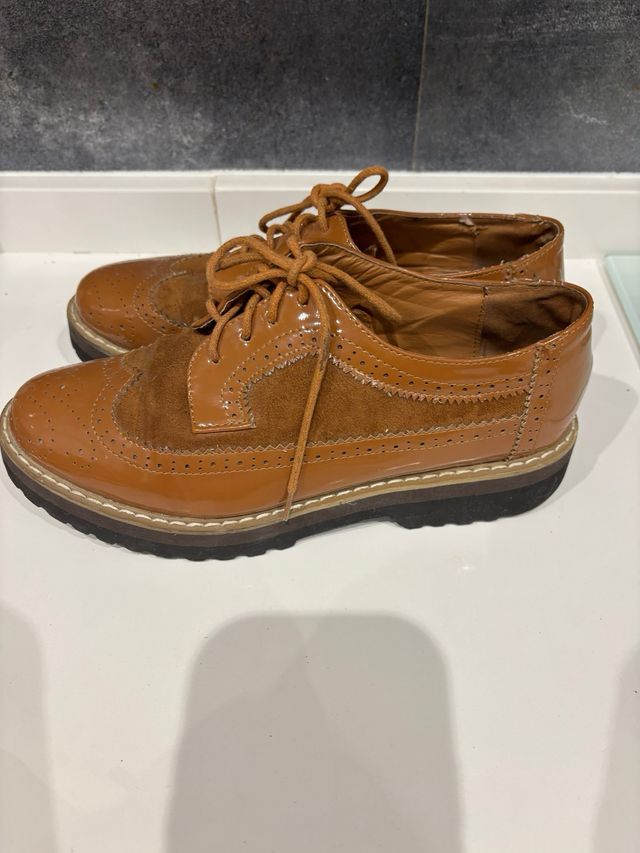 Zapatos ante y charol