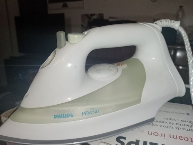 FERRO DA STIRO A VAPORE PHILIPS 