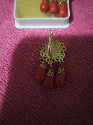 Corales rojos pendientes 
