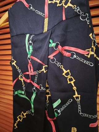 Blusa satinado azul marino