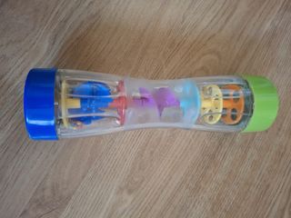 alfombra bebé y juguetes