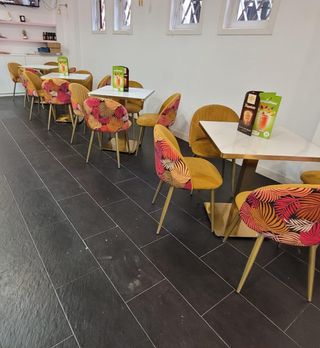 Sedie e tavoli stock caffetteria ristorante bar