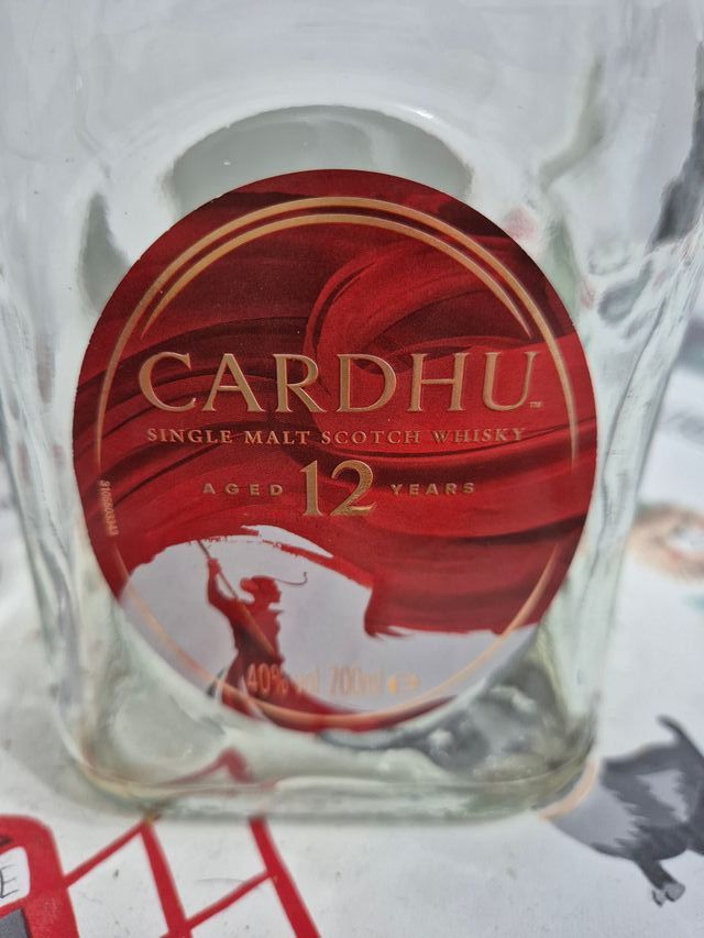 Bottiglia cardhu vuota